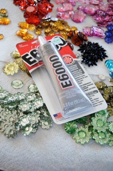 Beware - E6000 Glue Melts Silver Paint on Plastic Gems