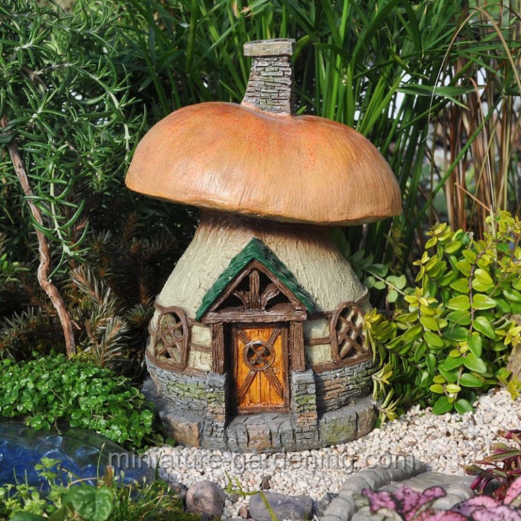 Mushroom Cottage | Where to Buy Miniature and Fairy Garden Houses â€“ Part I | Lush Little Landscapes